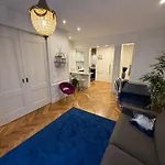 Standing Apartment - Champs Elysee