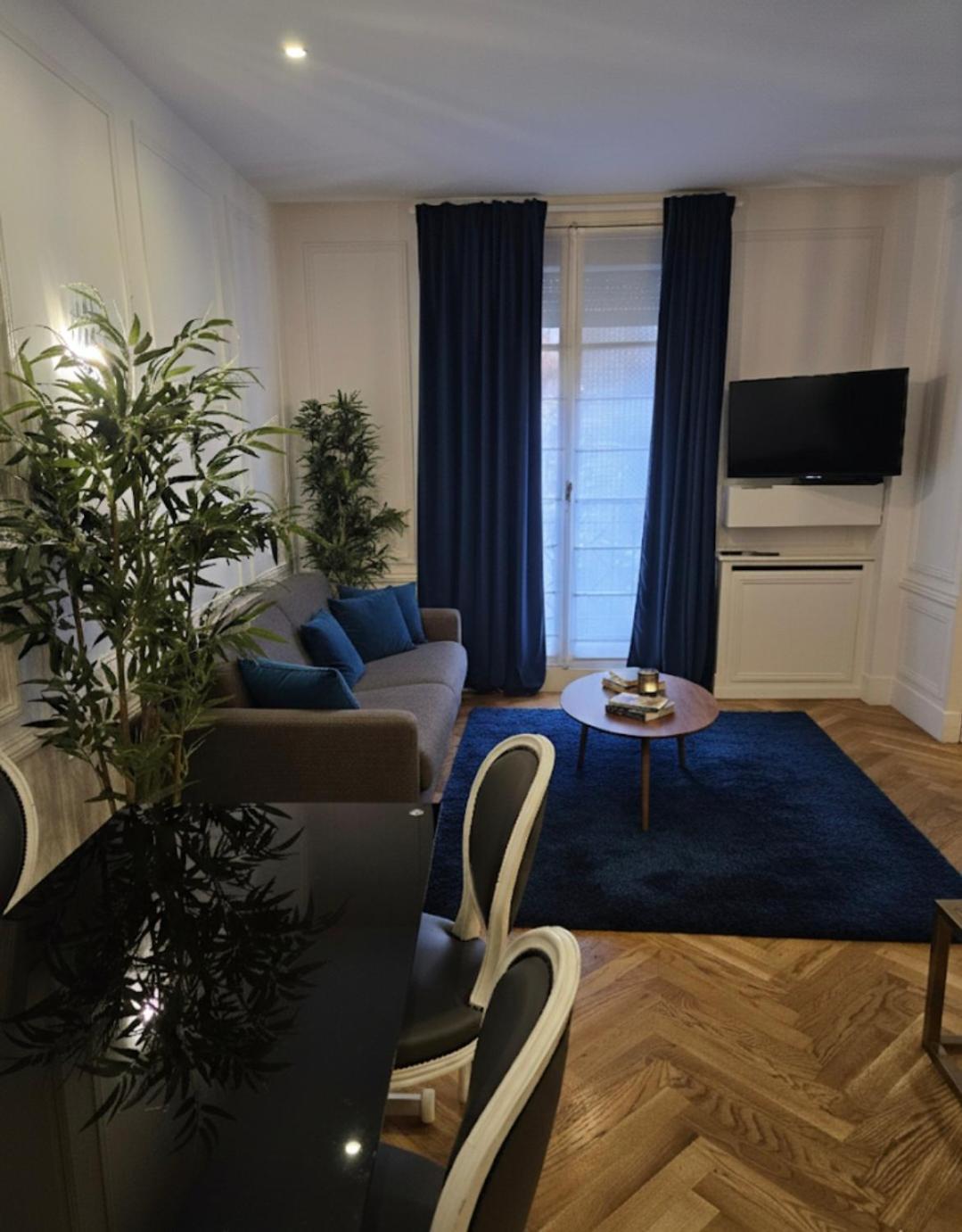 Standing - Champs Elysee Apartment Paris